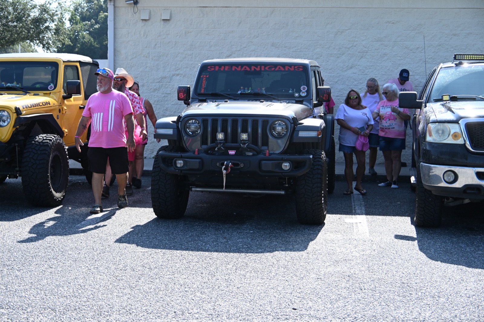 Trail convoy through the pines